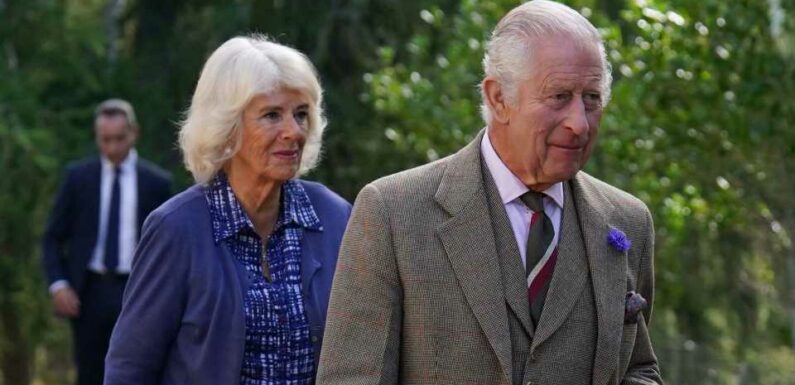 König Charles und Camilla gedenken Queen bei Gottesdienst