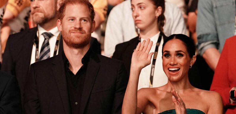 Unglaublich verliebt oder eisige Kälte? Hier offenbaren Prinz Harry und Herzogin Meghan ihre wahren Gefühle