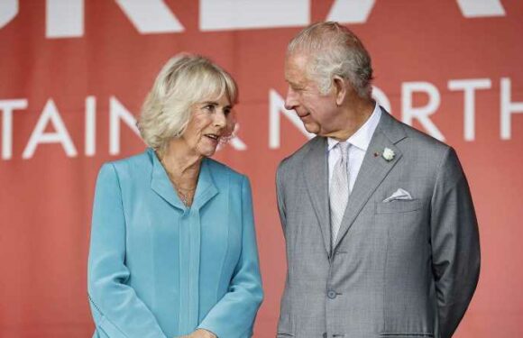 Königin Camilla: Wirbel um ihren Ex! König Charles tobt vor Wut | InTouch
