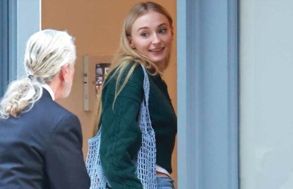 Nach acht Stunden: Sophie Turner verlässt Gerichtssaal!