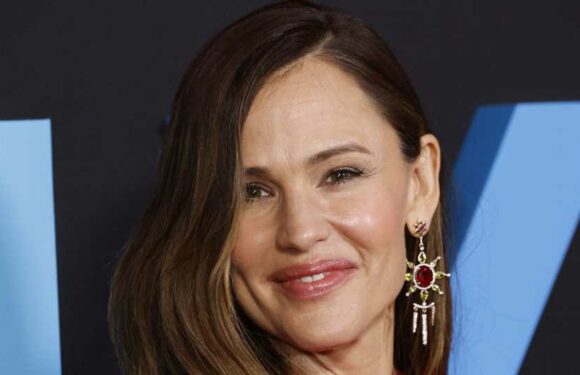 Bequem statt sexy: Jennifer Garner in Sneakern auf Premiere!