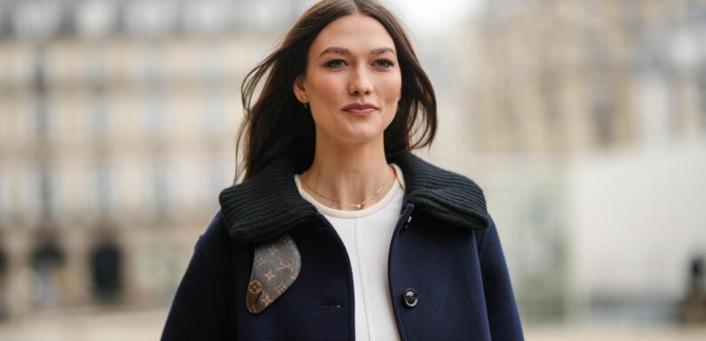 Karlie Kloss: Herzzerreißend! Unter Tränen spricht sie über Brustkrebserkrankung ihrer Mutter