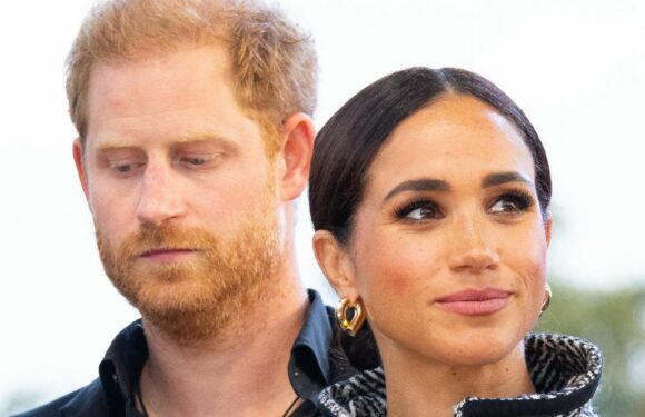 Prinz Harry + Herzogin Meghan: Plötzlich auf Kuschelkurs? Das kauft euch niemand ab