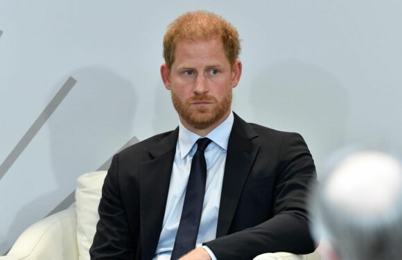 Prinz Harry: Neues Video zeigt ihn extrem unglücklich hinter Meghan