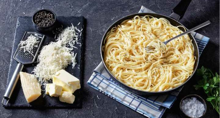 Spaghetti Cacio e Pepe: Dieses köstliche Pasta-Blitz-Rezept ist perfekt für den Herbst