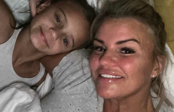 Tochter hat Ohnmachtsanfälle: Kerry Katona ist beunruhigt!