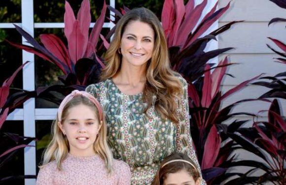 Prinzessin Madeleine: In Partnerlooks feiert sie den Adventssonntag mit ihren Töchtern