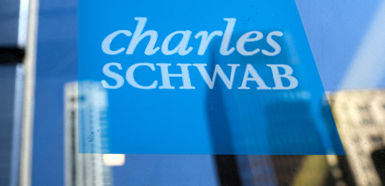 Charles Schwab erweitert globale Geschäftsaktivitäten, Forschungsteam in Deutschland unterstützt europäische Investoren